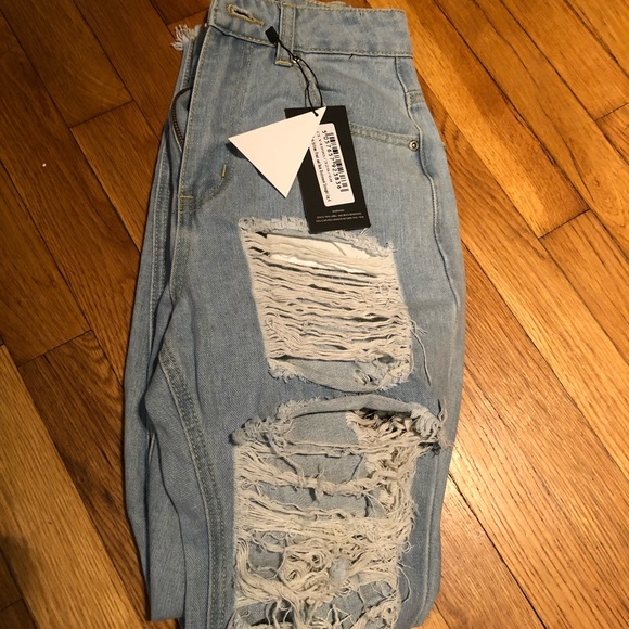 NWT Extreme Distressed Jeans. - Picture 5 of 6